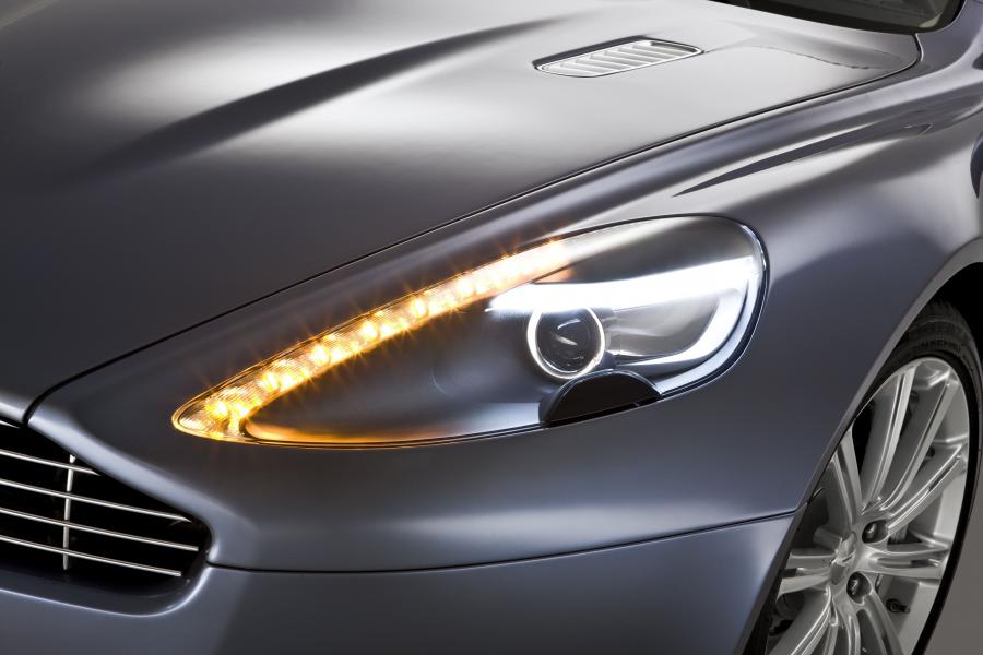 Детали экстерьера Aston Martin Rapide 2010 года  (фото 142 из 190)